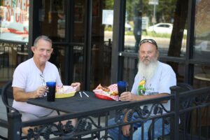 men, lunch, restaurant-438089.jpg